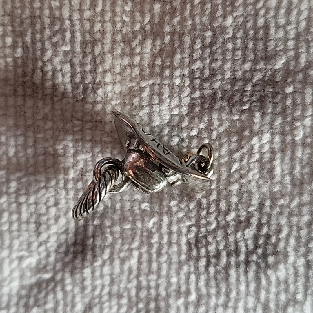Brighton Oklahoma Cowboy Hat Charm - Guc - K 24$
